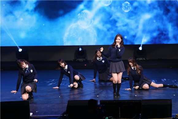 韩国女团Gfriend举办粉丝演唱会
