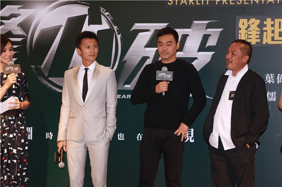 谢霆锋与刘青云以一明一暗造型现身新片《惊心破》首映