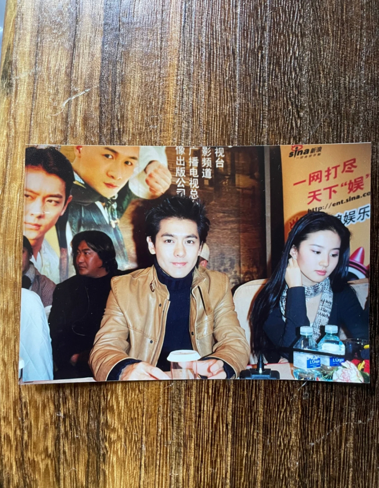 林志颖刘亦菲20年前合照颜值巅峰 勾起粉丝年少回忆