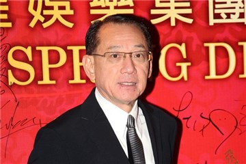 荣誉加身,堪为华人表率