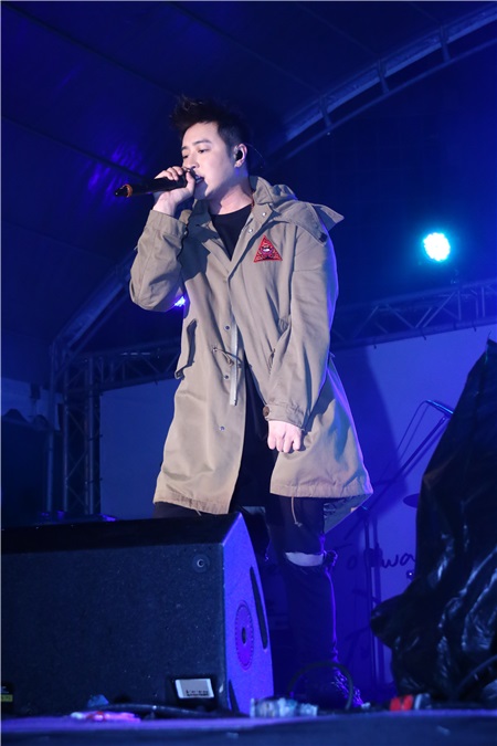 潘伟柏出席北一女校庆演唱会表演