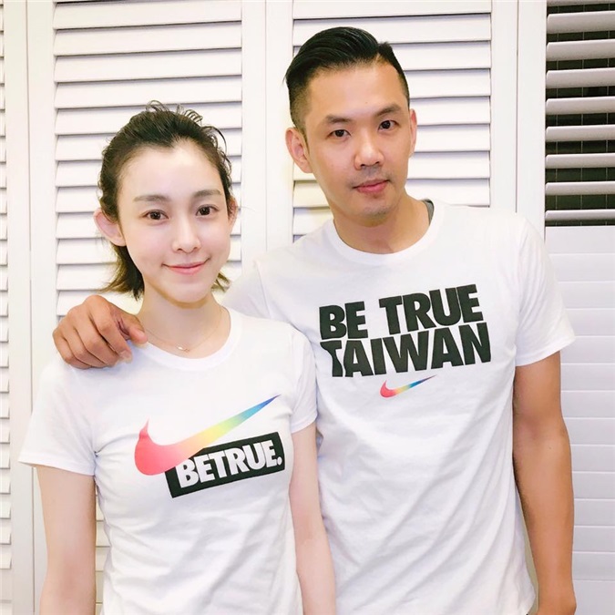 黑人目送爱妻范范前往彩排贴心叮咛「不要担心」(哲)