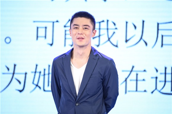 于冬为许鞍华周迅错失「金爵」鸣不平 霍建华回应演技质疑:非科班出身一直在学习