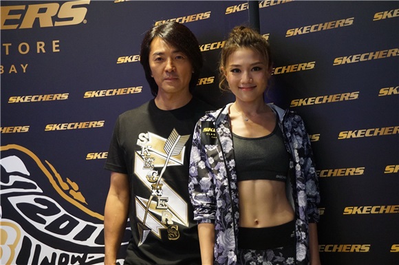 郑伊健与周秀娜出席《SKECHERS旗舰店开幕》