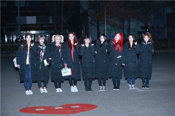 N.Flying、TRCNG、THEBOYZ、LOVELYZ、MOMOLAND、MonstaX等出席韩国音乐中心上班路