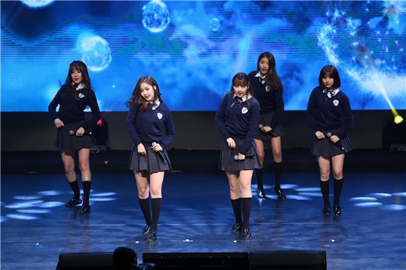 韩国女团Gfriend举办粉丝演唱会