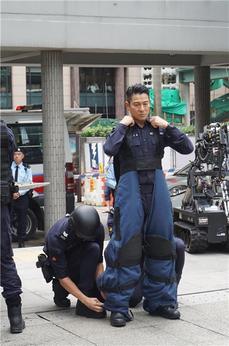 刘德华电影《拆弹专家》拍摄拆炸弹场面