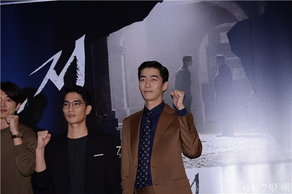 宋康昊、孔侑、韩志旼等出席电影《密探》VIP试映会