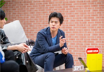 李健力挺,表示大众对他的改编应该予以肯定