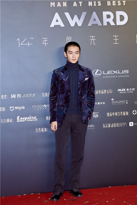 陈晓荣获「内地杰出艺人」奖 演员人生步履不停