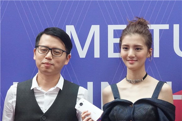 周秀娜、吴千语、周汶錡出席美颜手机发布会