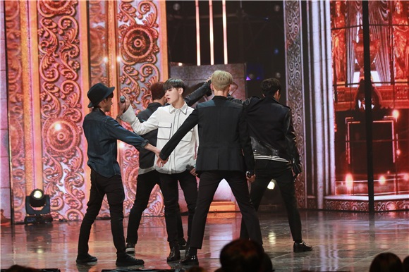 有线台MBC MUSIC《Show Champion》开唱 宋枝恩、宇宙少女等登台亮相