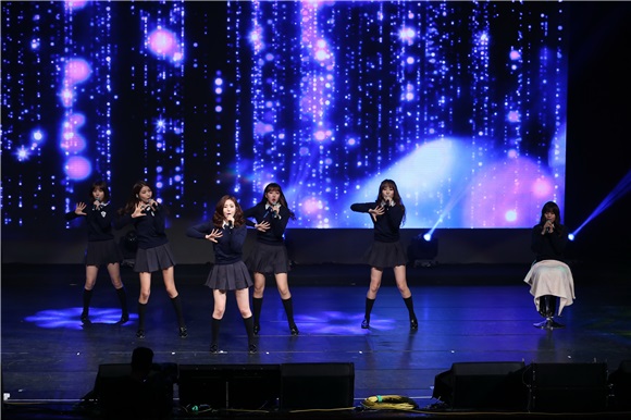 韩国女团Gfriend举办粉丝演唱会