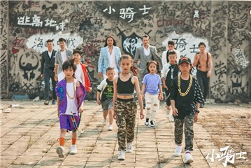 (图为:骑士品牌短视频拍摄花絮图)