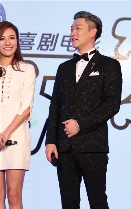 袁成杰《不离不弃》向江若琳「跪地求婚」 惨遭壮汉「打包带走」