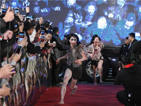 蜜拉乔娃维琪、导演保罗安德森出席《恶灵古堡最终章》台北首映会