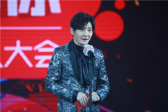 群星助阵搜狐视频出品人大会 包文婧、大鹏、许婧等璀璨亮相