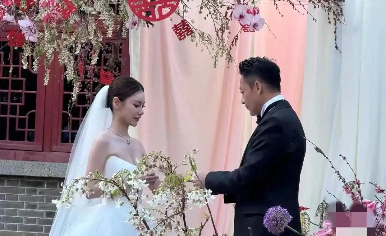 S妈与马筱梅聊天记录曝光：前脚送祝福，後脚要钱引热议