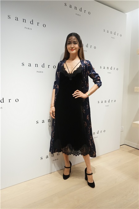 郑秀妍、郑秀晶、王阳明与蔡诗芸等出席时装品牌活动