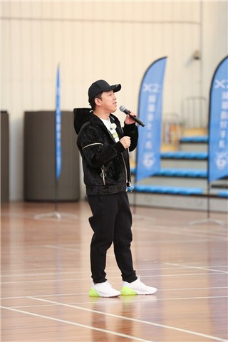 黄渤鼓励高考生们