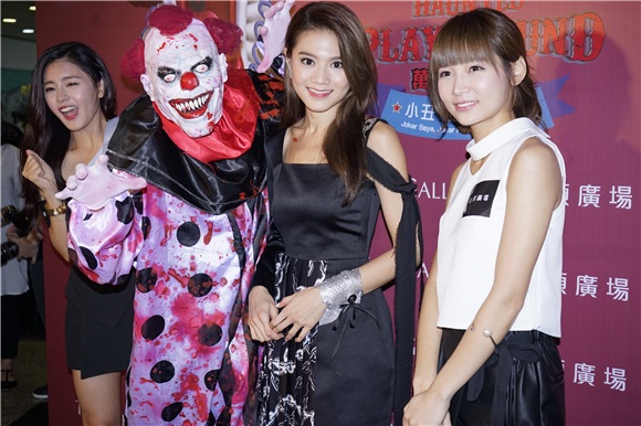 周秀娜与少女标本的Jesscia & Kabby
出席在万圣节活动