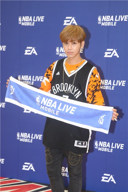 鼓鼓出席NBA球星见面会