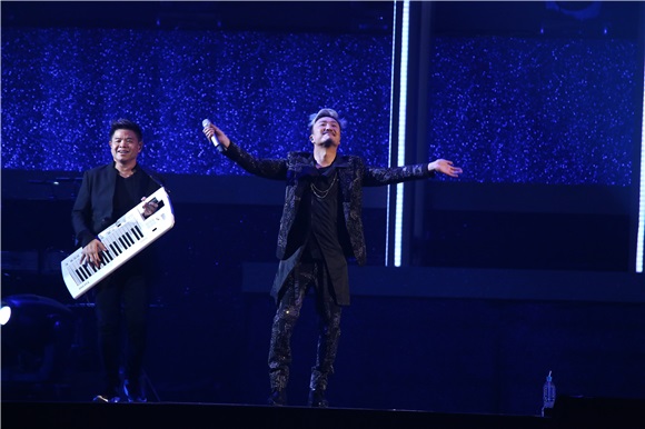 郑中基举办PLAY IT AGAIN世界巡回演唱会