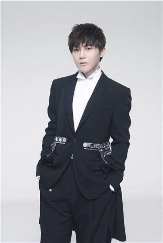 李炜