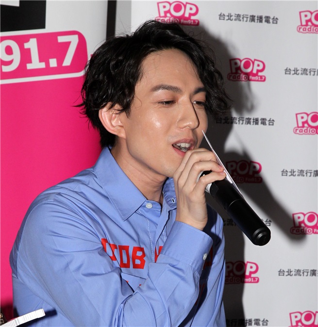 林宥嘉出席旋风探班上班族 现场高歌纾解他们的压力