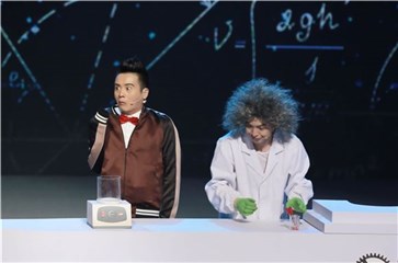 哑剧组合叶逢春、张霜剑搞怪耍宝
