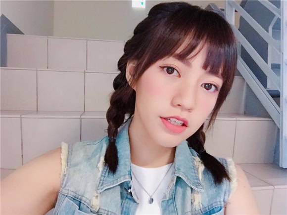 实习崴:焦恩俊女儿被色老头摸腿 直言:长辈也不该如此
