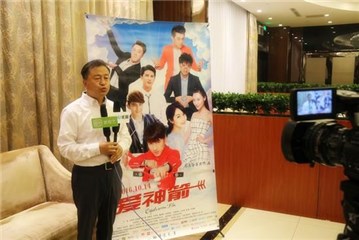 导演马志全介绍以往作品/图