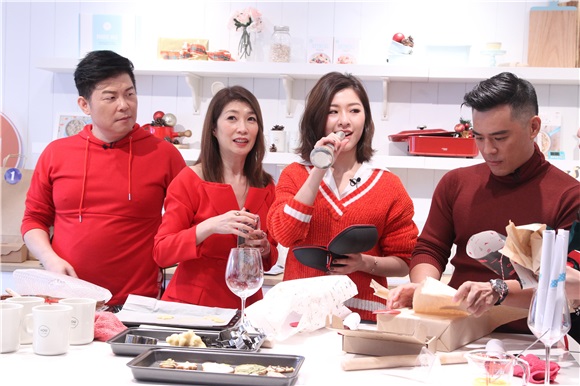 曾国城、黄嘉千、窦智孔、关诗敏等出席《爱呀,我的妈!》圣诞派对餐