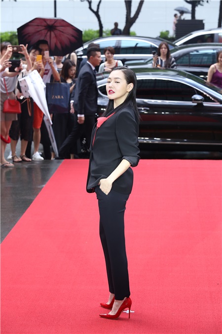 小S出席Giorgio Armani气势女王见面会