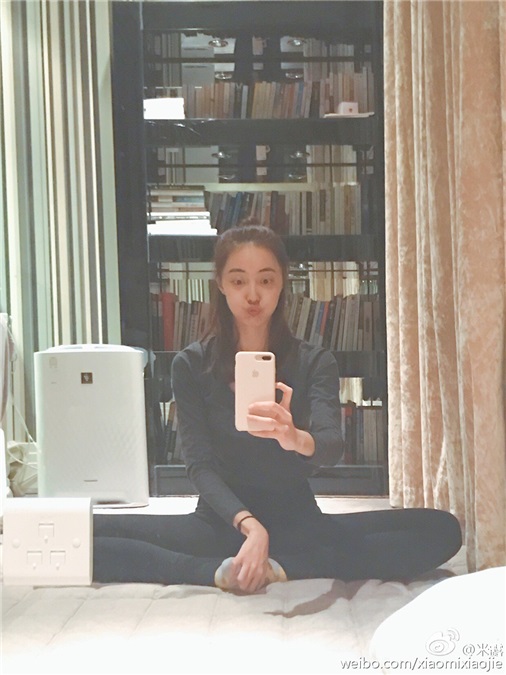 米露秀两米大长腿 撩粉要和妹子生猴子