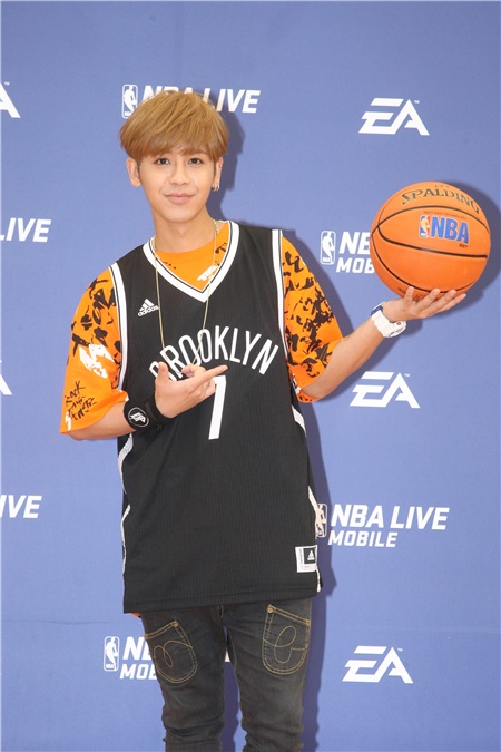 鼓鼓出席NBA球星见面会