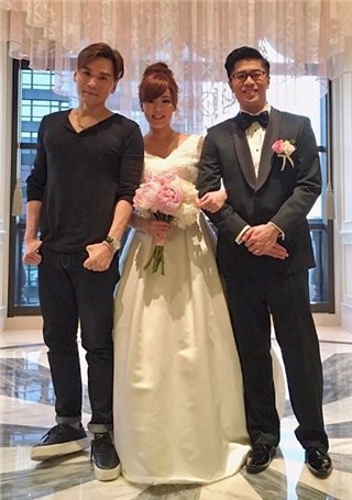 Kevin帮忠实粉丝化新娘妆 感叹「象是在嫁女儿」
