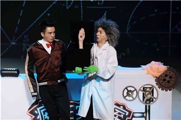 叶逢春变身“独臂大侠“