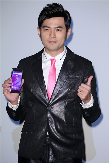 周杰伦出席代言SONY手机宣传活动