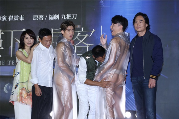 柴智屏、任达华、李康生、庄凯勋等人出席《楼下的房客》破亿庆功宴
