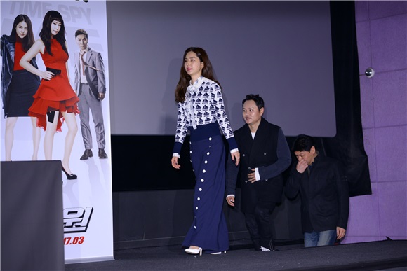 姜艺媛、韩彩雅、赵在允、金民教等出席电影《非正规职特殊要员》媒体试映会