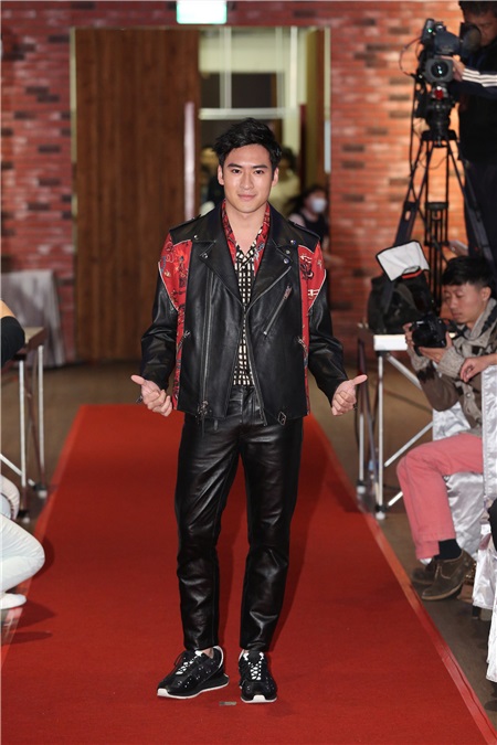 艾伟、张琼姿、陆明君、陈志强、沉建宏、刘宇珊等出席戏剧《这些年那些事》首映会