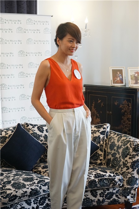 梁咏琪出席梅夫人妇女会百周年历史图片展