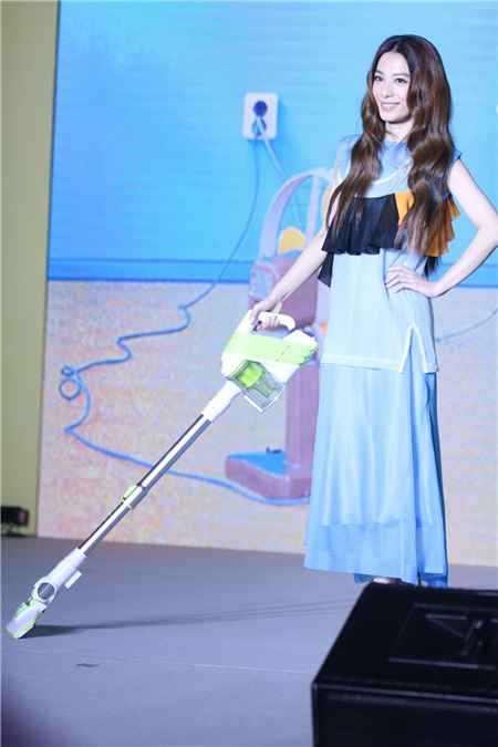 田馥甄《渺小》首唱会「三位一体」打造新形态演出