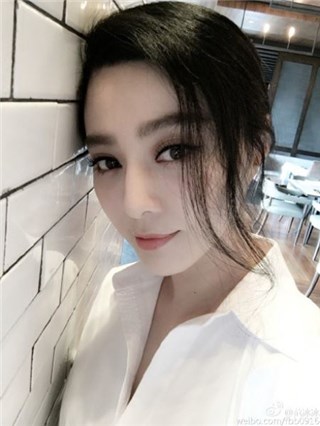 范冰冰不停被催婚 李晨自豪po爱的消夜