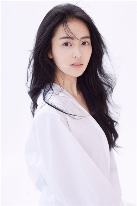 林允孙怡白鹿 这些一出道就是女主角的小花前途无限