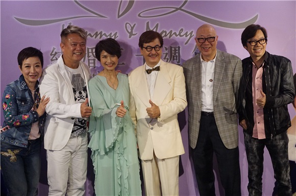 〈Yes 香港现场〉孙敬安卢敏仪结婚二十周年 谢贤杜琪峰曾志伟等好友齐聚庆贺