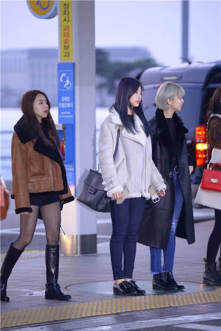 GFriend、TWICE前往香港参加《2016MAMA》