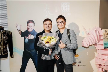视频祝福截图及现场歌迷热情、期待、激动的样子