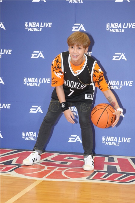 鼓鼓出席NBA球星见面会